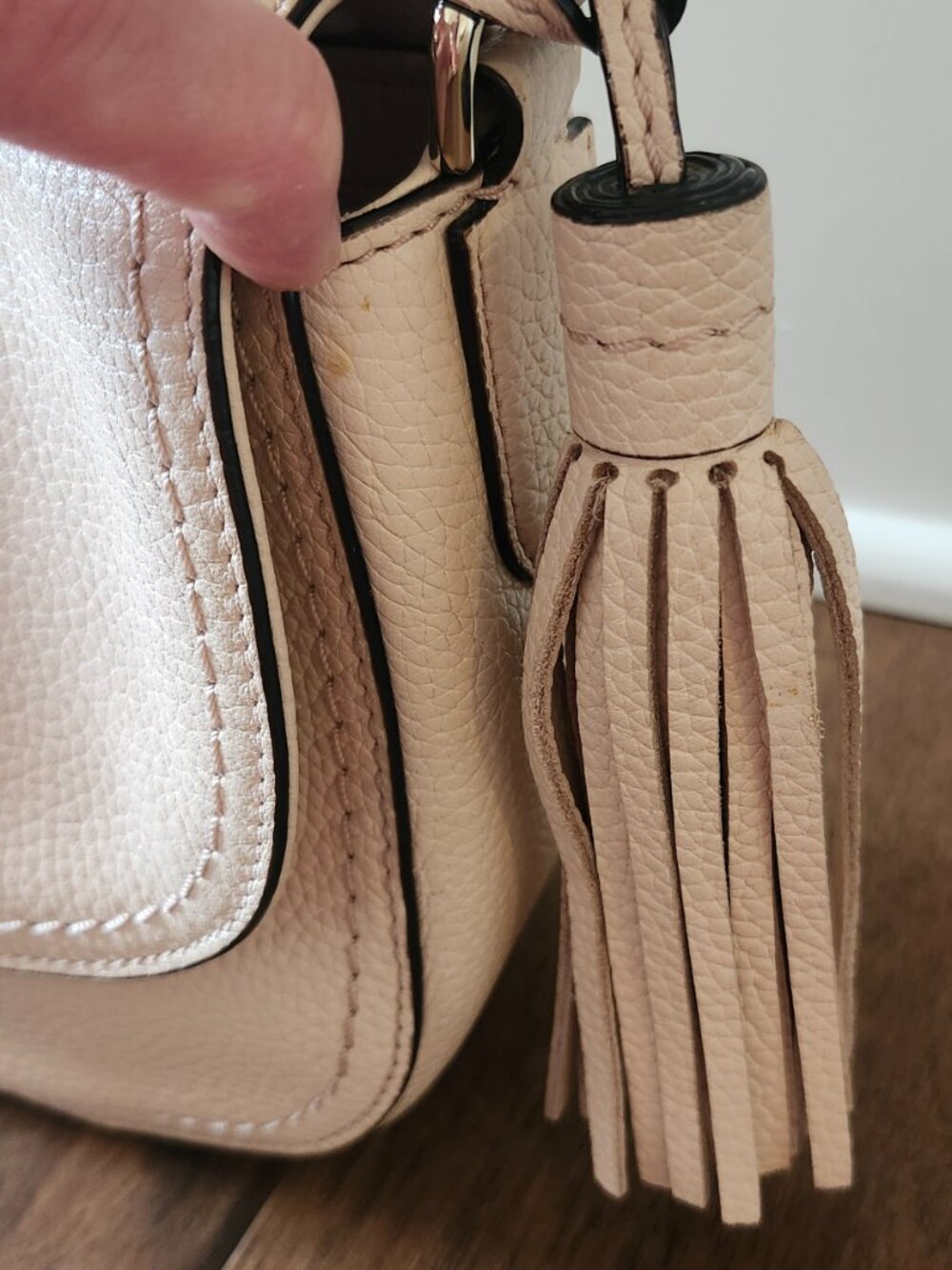 Kate Spade New York Pebbled Leather Crossbody Bag Tassel Beige Saddle Purse - Picture 7 of 16